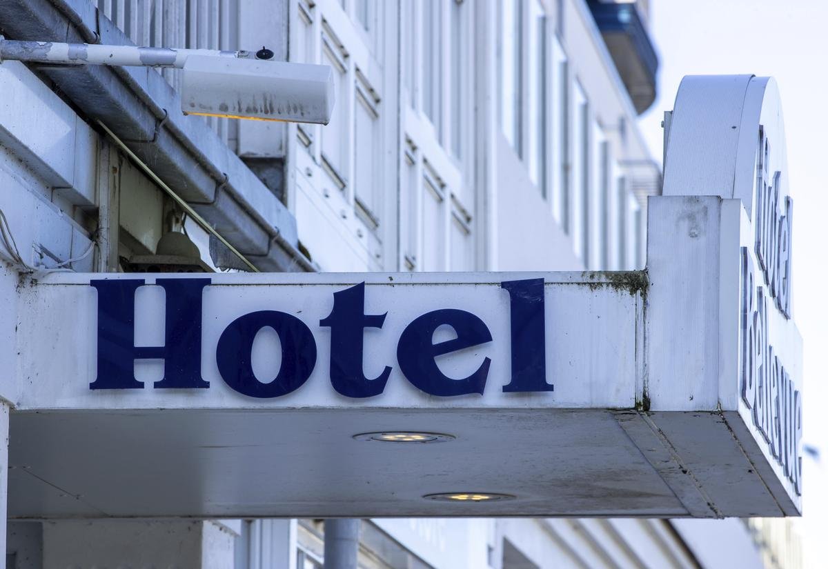 Der Hotelbranche kämpft seit zwei Jahren mit großen Schwierigkeiten. Wird mit abnehmenden Infektionszahlen alles wieder gut? Es sieht eher nicht so aus. Manche Probleme könnten noch lange bleiben. (zu dpa «Hotelbranche erwartet keine schnelle Rückkehr zum Vor-Pandemie-Niveau») Foto: Jens Büttner/dpa-Zentralbild/dpa