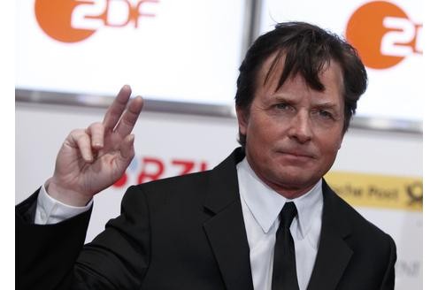 ... die der amerikanische Schauspieler Michael J. Fox schon vor vielen Jahren getroffen hat. Er leidet an der Parkinson-Krankheit, und sein Auftritt bei der Goldenen Kamera war angekündigt: Unter anderem für sein Engagement auf der Suche nach Behandlungsmöglichkeiten wurde Fox geehrt. Der vermutlich prominenteste... 