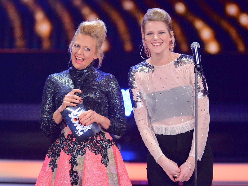 So sehen Sieger aus: Sängerin Levina (r.), mit bürgerlichem Namen Isabella Lueen, fährt für Deutschland zum Eurovision Song Contest nach Kiew. Sie überzeugte beim deutschen ESC-Vorentscheid.