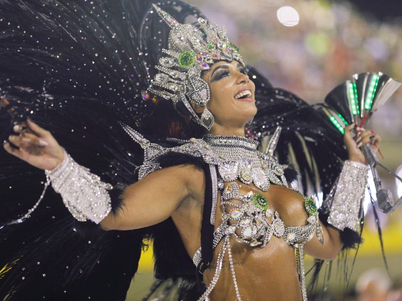 So feiern die Brasilianer Karneval in Rio.