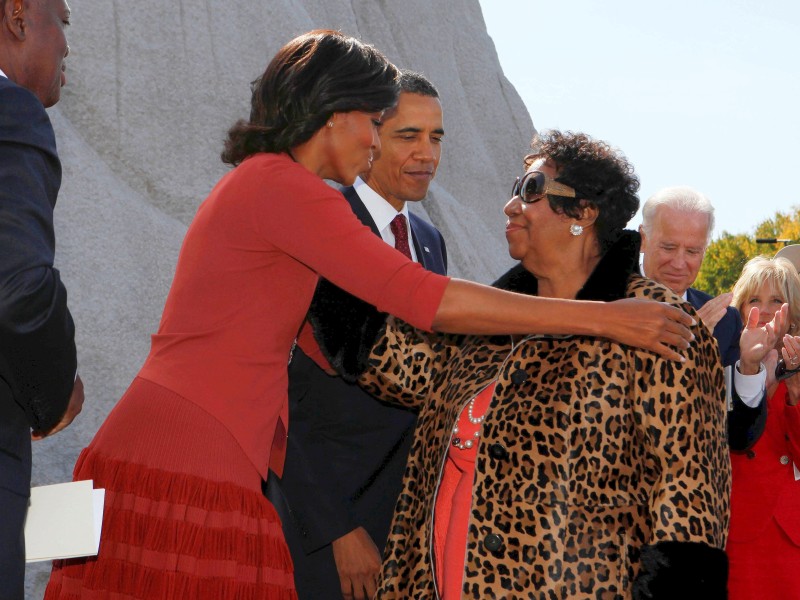 2011 trafen die Obamas und Franklin wieder aufeinander, als die Gedenkstätte für Bürgerrechtsaktivist Martin Luther King Jr. in der Hauptstadt Washington eingeweiht wurde. Zur Unterstützung von Kings Arbeit war Franklin schon in den 60er Jahren aufgetreten.