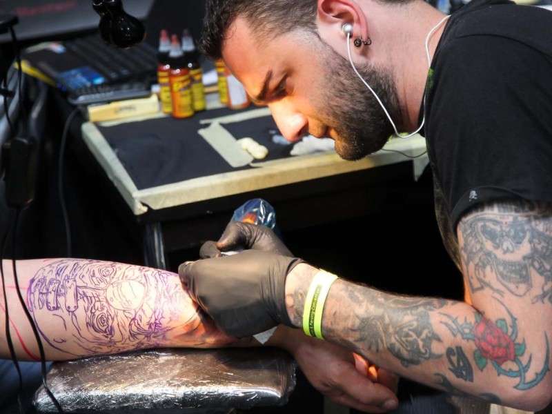 Impression vom ersten Tag der 18. Tattoo- und Piercing-Convention in der Westfalenhalle.