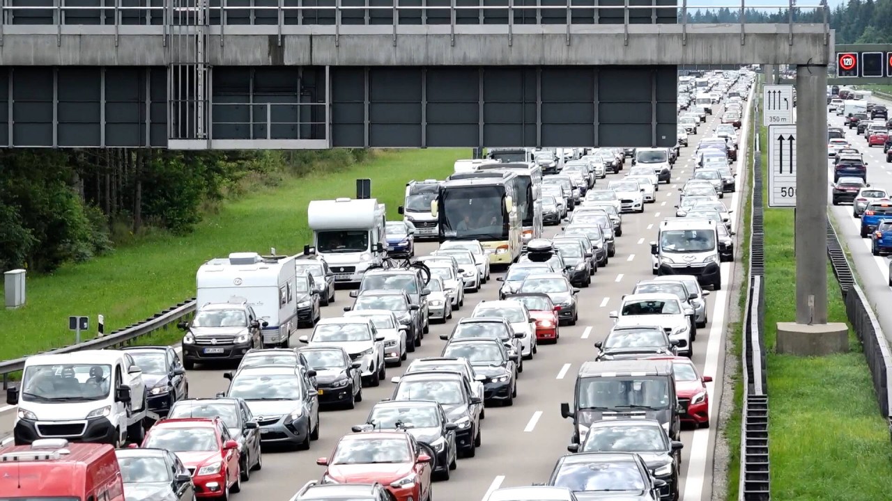 Ferien in NRW: ADAC warnt vor Kollaps am Wochenende – mit diesen Autobahn-Staus musst du rechnen (Symbolbild).