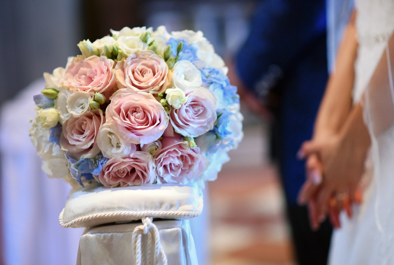 Hochzeit: Paar verweigert Fotografin Essen und Getränke – das sollte es bitter bereuen (Symbolbild). 