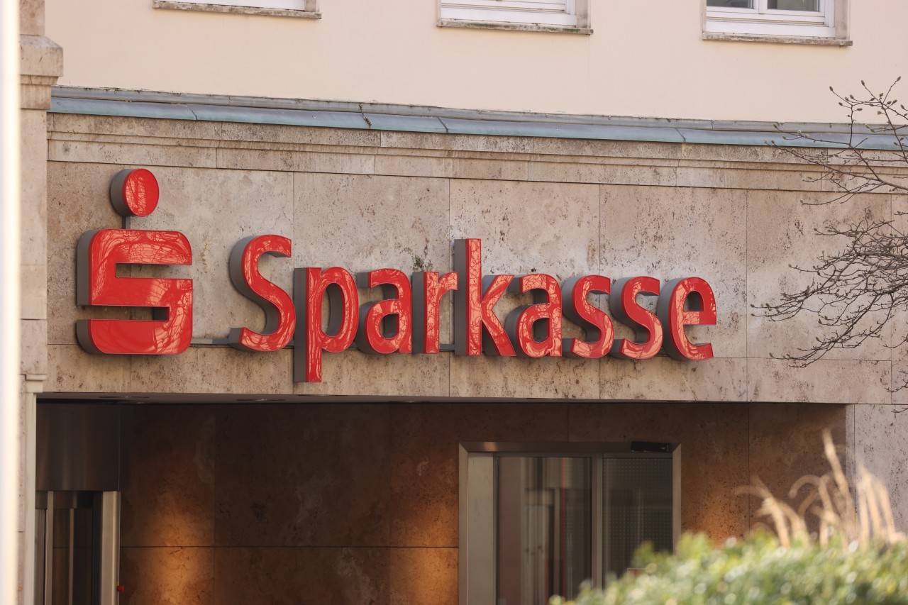 Um Geld bei der Sparkasse abzuheben, müssen Kunden ab sofort nicht mehr zwangsläufig ihre Girokarte benutzen.