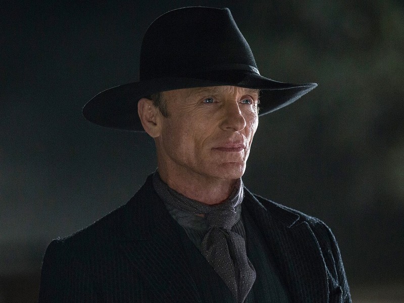 Ed Harris: 175.000 Dollar pro Folge. Seine neue Prestigeserie „Westworld“ lässt sich Sender HBO einiges kosten – von 100 Millionen Dollar ist die Rede. Kein Wunder, denn Kinostars wie Ed Harris in seiner Rolle als „Mann in Schwarz“ haben ihren Preis. 