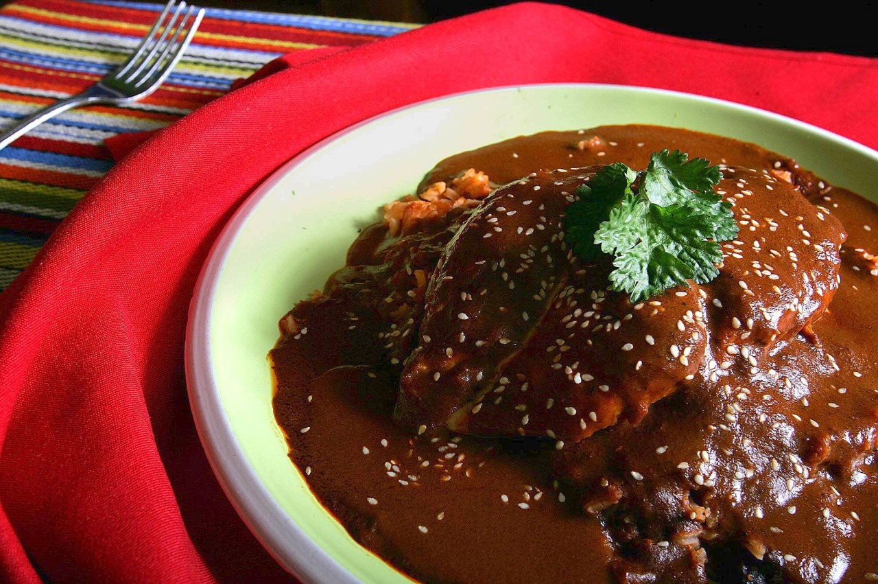 Mole mit Hühnchen.