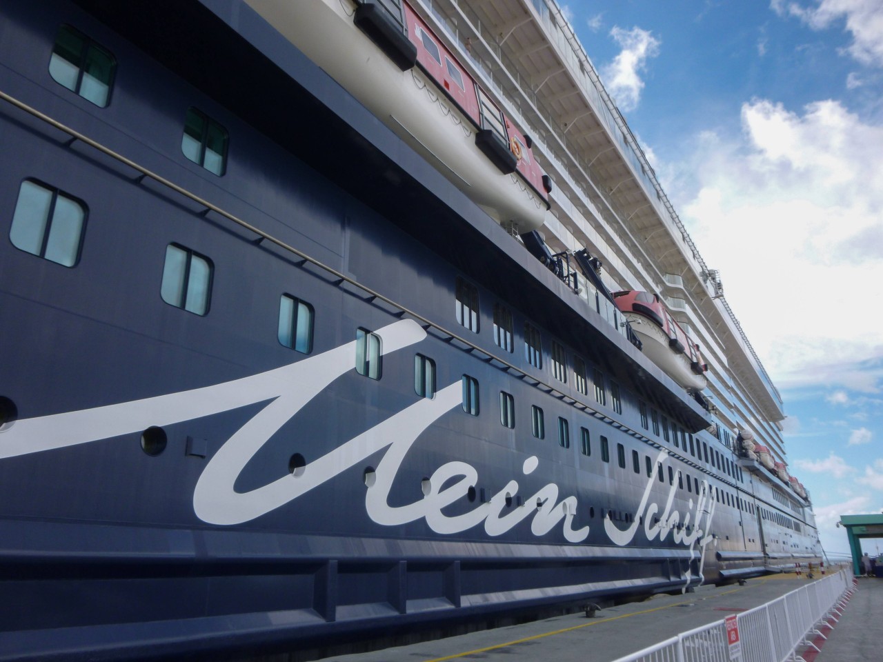 Totgesagte leben länger – so auch dieses Kreuzfaht-Schiff. Die „Mein Schiff Herz“ sticht wieder in See. (Symbolfoto)