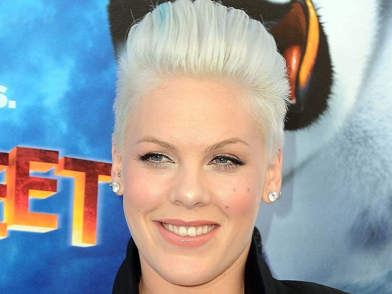 Platz 6: Alecia Moore alias Pink, 22 Millionen Euro - Noch eine junge Mutter, die Millionen verdient. Im Juni...