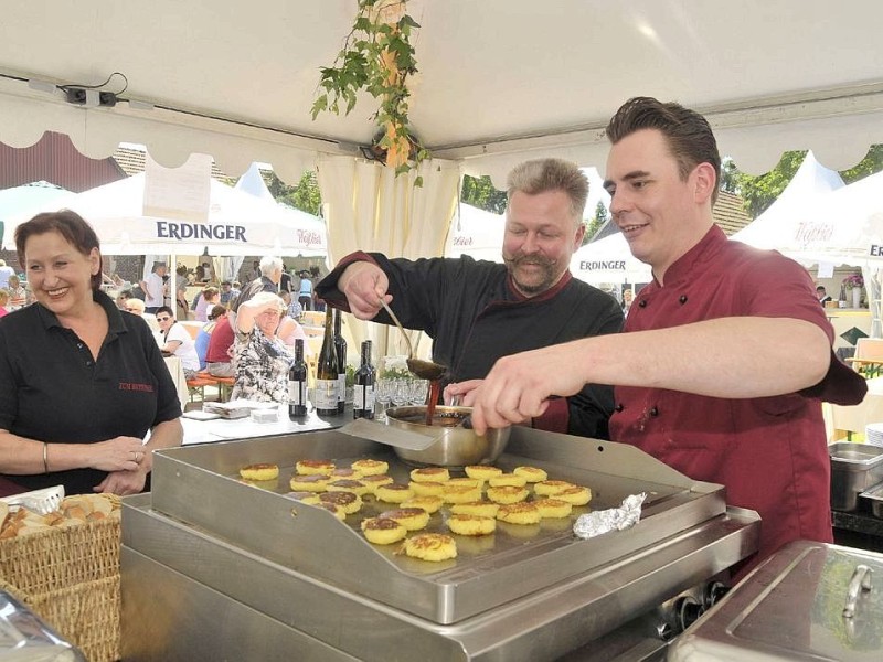 Spass bei der Arbeit im Stand Zum Brenner.