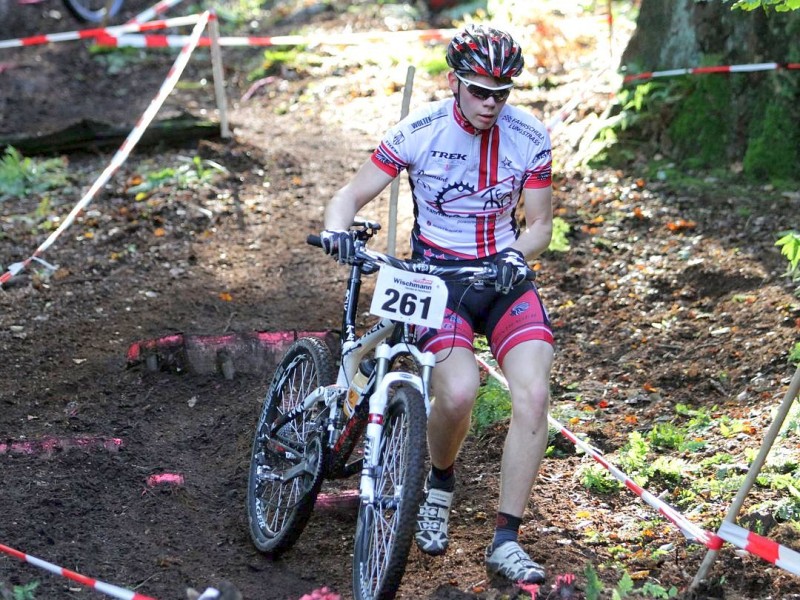 Mountainbike , Finale um den NRW Cup am 30.09.2012 in Haltern Am Dachsberg.  Tom Evertz (  Fahradprofi Bergisch Land/ TREK Racing )Foto: Gerhard Schypulla WAZ FotoPool