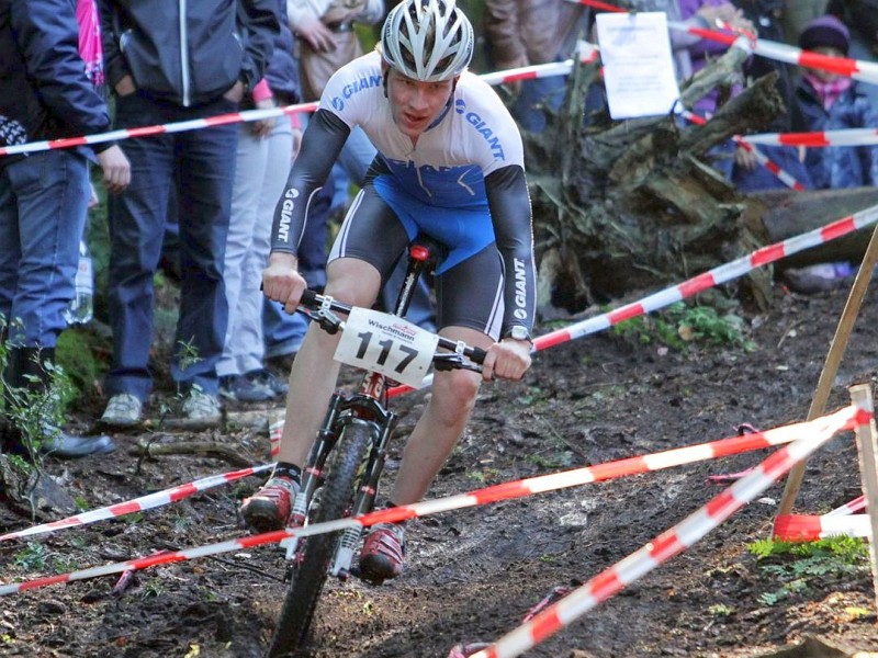 Mountainbike , Finale um den NRW Cup am 30.09.2012 in Haltern am Dachsberg. Ronald van den Berg (Giant Dealer Team ) Foto: Gerhard Schypulla WAZ FotoPool