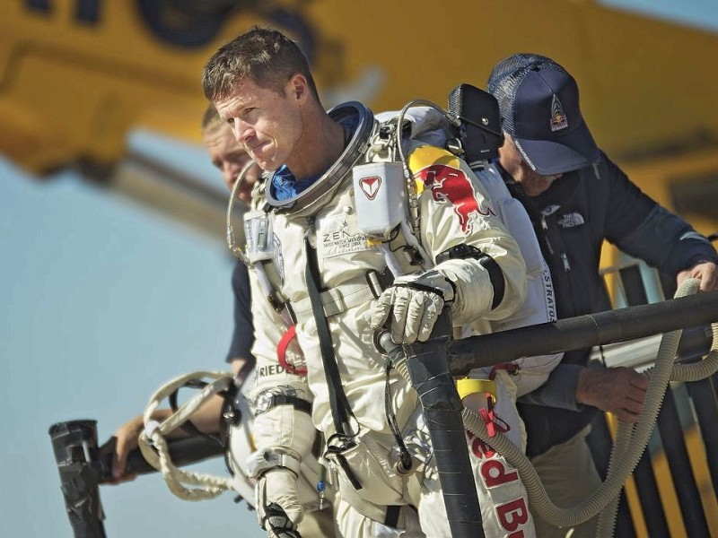 Der spektakuläre Rekordversuch des österreichischen Extremsportlers Felix Baumgartner ist geglückt.