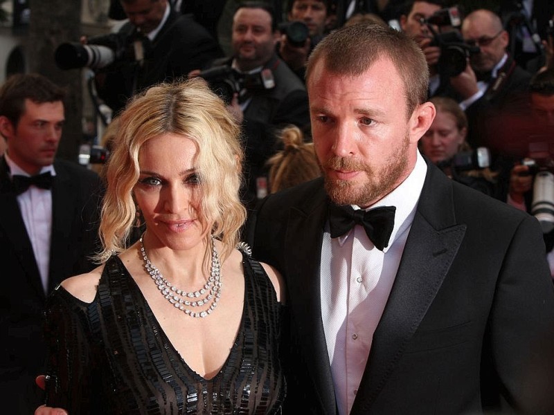 Madonna und Guy RItchie: Nach rund acht Jahren Ehe verkündete das Paar im Oktober 2008 die Trennung. Die beiden lebten mit ihrem gemeinsamen Sohn Rocco sowie Madonnas Tochter Lourdes und dem afrikanischen Adoptivsohn David hauptsächlich in London.