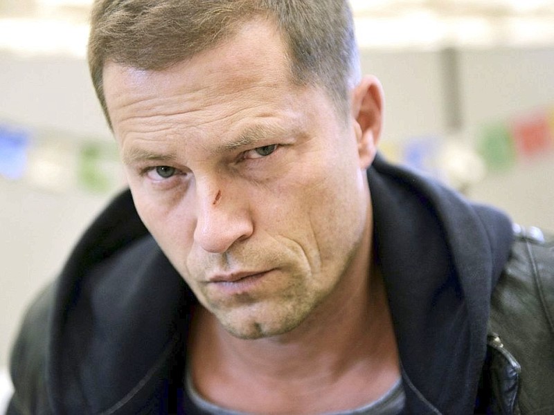 Die ersten Bilder des neuen Tatort „Willkommen in Hamburg“ mit Til Schweiger als Tschiller. Die ARD zeigt den Film am 10. März um 20:15 Uhr.