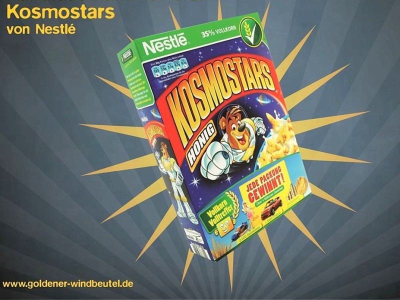 Platz 3: Die Kosmostars von Nestlé. Aus Sicht des Herstellers ein „vollwertiger Start in den Tag“ – nicht zuletzt durch die „Vollkorngarantie“. Für Foodwatch vor allem eine Zuckerbombe. Die Verbraucherorganisation kritisiert, Nestlé rechne den Zuckergehalt mithilfe von Tricksereien bei den Portionsgrößen klein. Auch nach einem Zuckerreduktionsprogramm enthielten die Flocken mit 25 Prozent Zucker immer noch mehr als zum Beispiel Butterkekse. Voting-Ergebnis: 20,6 Prozent.