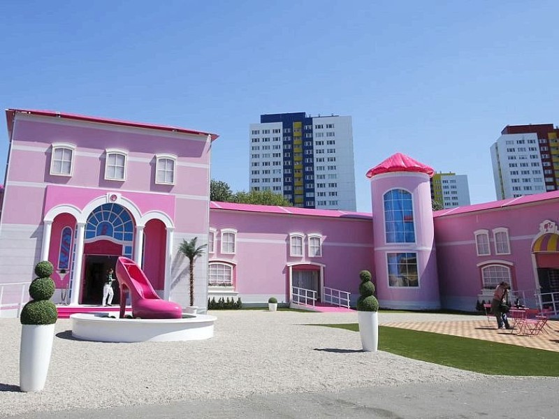 Die Barbies Dreamhouse Experience in Berlin. Auf 2500 Quadratmetern können Fans der blonden Puppe alles Neue rund um Barbies Leben entdecken.