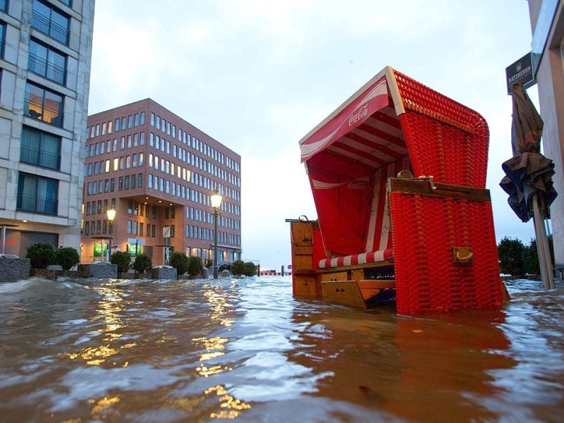 Hochwasser in Hamburg: Die Feuerwehr rückte zu Hunderten Einsätzen aus.