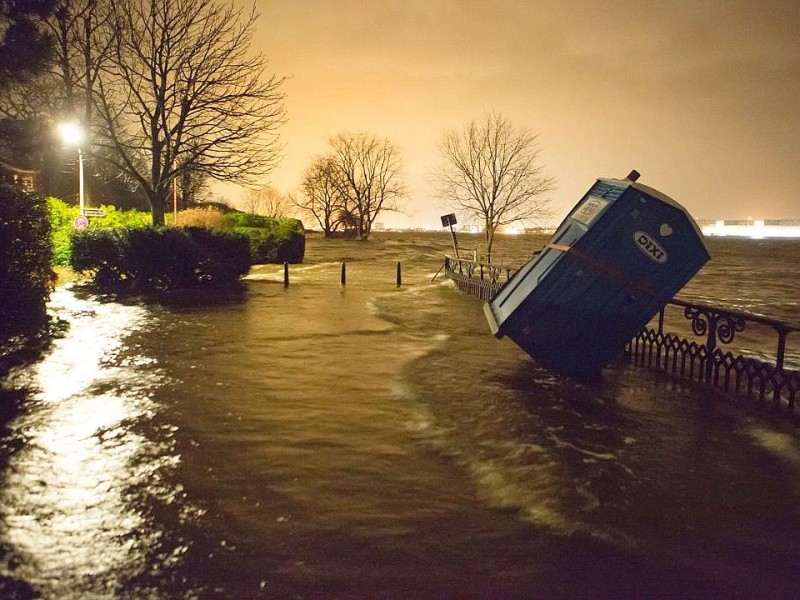 Hochwasser in Hamburg: Die Feuerwehr rückte zu Hunderten Einsätzen aus.