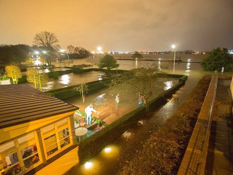 Hochwasser in Hamburg: Die Feuerwehr rückte zu Hunderten Einsätzen aus.