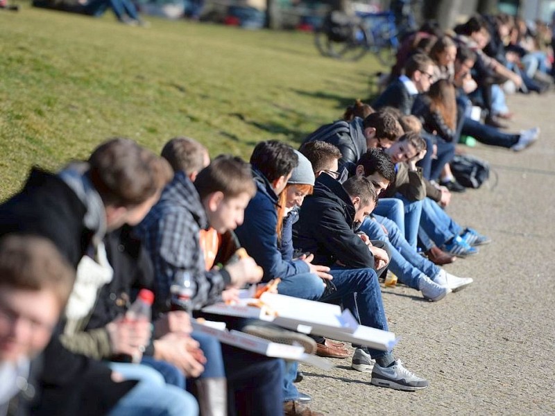 Und die Berliner Jugend im  Monbijoupark allemal.