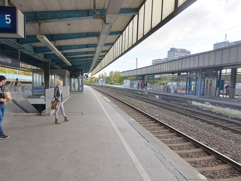 Auch am Hauptbahnhof in Mülheim fielen Mittwoch viele Zugverbindungen aus.