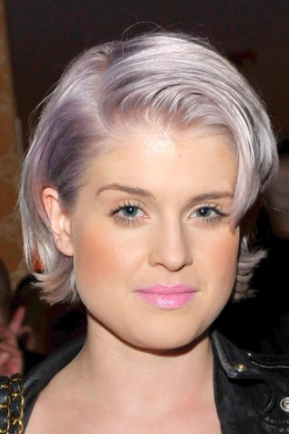 ...Kelly Osbourne: Die Tochter von Rockstar Ozzy Osbourne, die selber einen Entzug hinter sich hat, twitterte,...