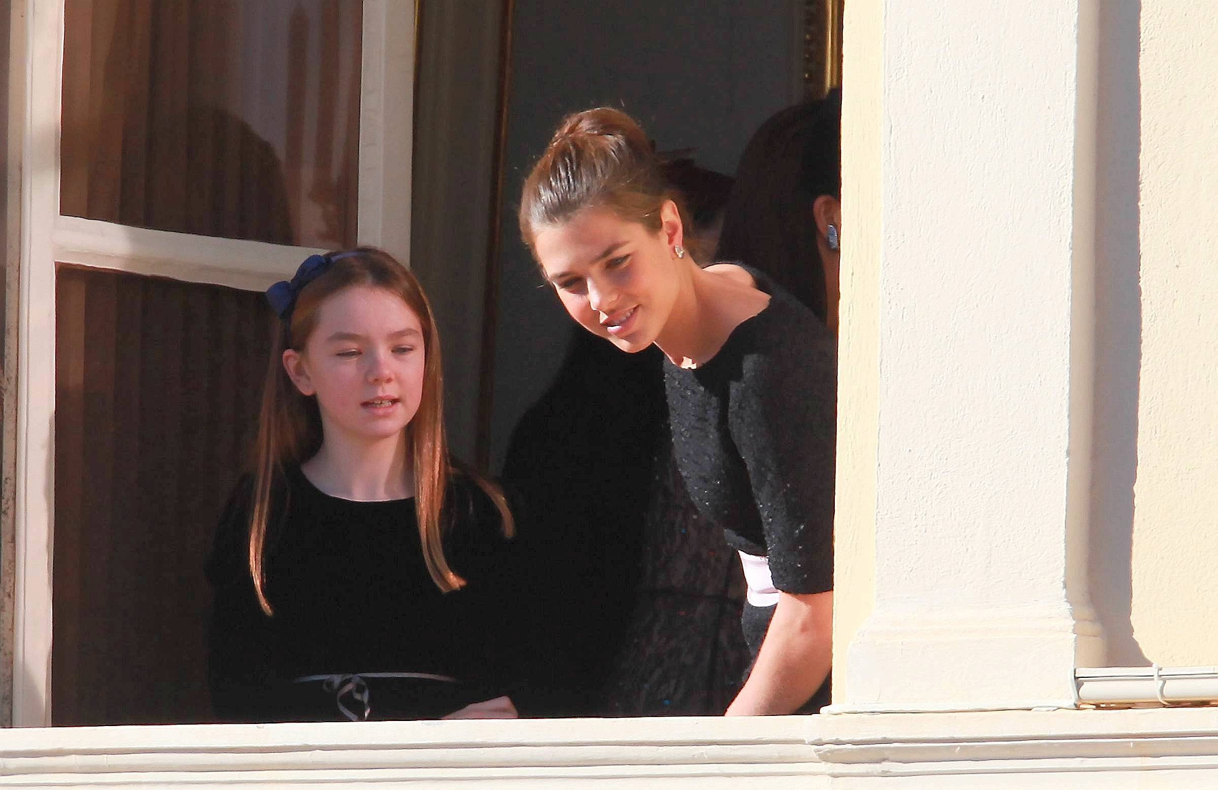 Ein Jahr nach der Hochzeit kam Charlotte Casiraghis Halbschwester Alexandra (links) zur Welt, die den Titel Prinzessin Alexandra von Hannover trägt.