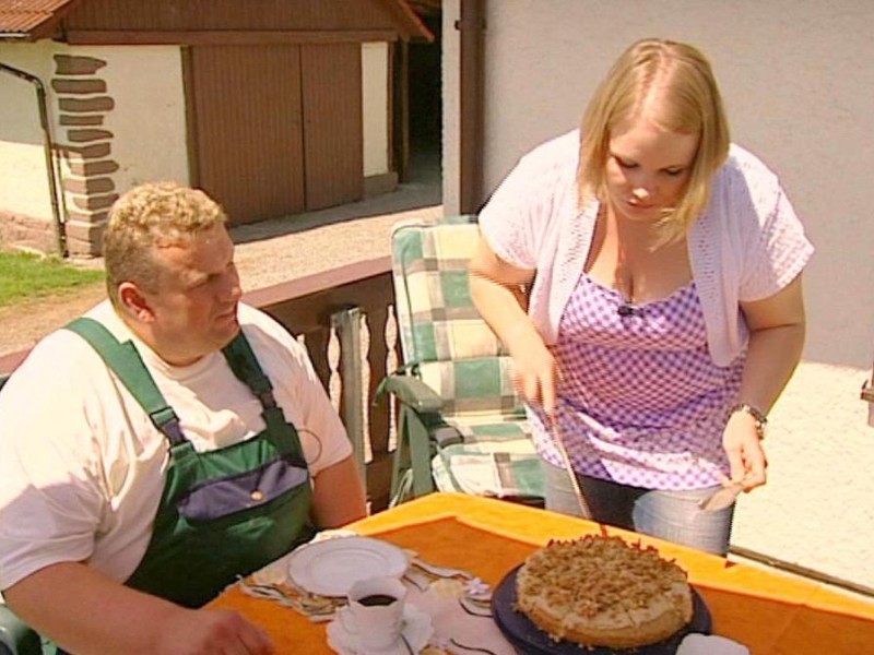 ...ein letztes Mal lassen sie sich eine leckere Sahnetorte schmecken. Backen steht auch...