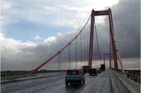 Rheinbrücke Emmerich B220 Richtung Kleve Emmerich 8.2.2206 Foto Dirk Schuster 