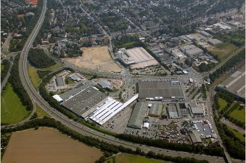 Mülheim-Dümpten: Fachmarktzentrum Heifeskamp am 01.08.2007. (Luftbild/Copyright: Hans Blossey)