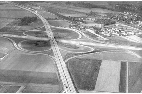 Kreuzung des Ruhrschnellweges mit der A 1, Anschlussstelle Unna/Dortmund.