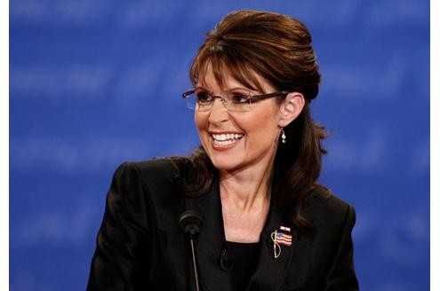 Auf Platz 10 findet sich Gouverneurin Sarah Palin (44). FHM: Sie war angetreten, um Vize-Präsidentin der USA zu werden, wurde verlacht und verspottet und ist nun glücklicherweise wieder in Alaska – weit weg und politisch schockgefrostet. (Foto: Reuters)