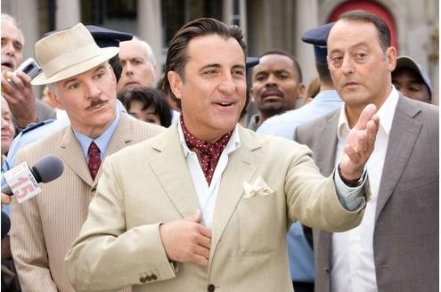 Vincenzo (Andy Garcia), Ponton (Jean Reno) und Inspektor Clouseau gehören zu dem internationalen Team an Spezialisten, das sich auf die Spur des verschwundenen Pink Panther Diamanten setzt. © Sony Pictures