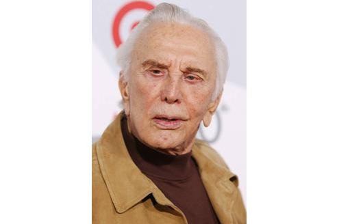 ... Kirk Douglas als Issur Danilowitsch Demsky, sein Sohn ...