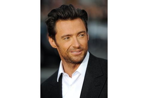 Ihm fliegen die Damenherzen zurzeit reihenweise zu: Schauspieler Hugh Jackman wurde vom People-Magazine sogar zum Sexiest Man Alive gewählt ...