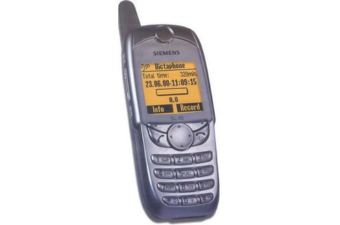 Das SL45 von Siemens kann MP3-Dateien wiedergeben. Geschäftsleute schätzen das Handy vor allem, weil es eine austauschbare Speicherkarte hat.