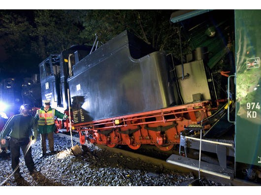 Untersuchungen an der Unfallstelle. Foto: ap