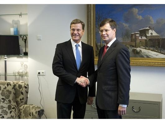 ...mit Premierminister Jan Peter Balkenende (r.) und...