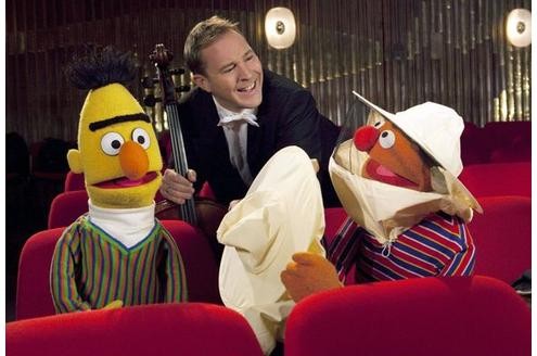 Musikalisch wurden Ernie und Bert bei der Kooperation mit der NDR-Radiophilharmonie gefordert: Ernie und Bert entdecken dabei auf ihre eigene Art die Welt der Musik. © NDR/Cordula Kropke