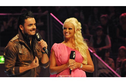 Daniela Katzenberger bei einer gemeinsamen Laudatio mit Giovanni Zarrella bei der Viva Comet Preisverleihung im Mai in der Oberhausener König-Pilsener-Arena.