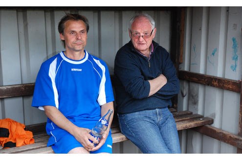 Olav Thon und Ente Willi Lippens im Juni diesen Jahres beim Jubiläumsspiel in Holsterhausen. Foto: Heinrich Jung