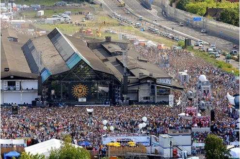 ... dann aber hatten die Veranstalter von mehr als einer Million Besuchern gesprochen. Polizei und Feuerwehr haben offenbar Monate vor der Loveparade in Duisburg massive Vorbehalte gegen das Sicherheitskonzept geäußert. Der Direktor der Duisburger Berufsfeuerwehr ...