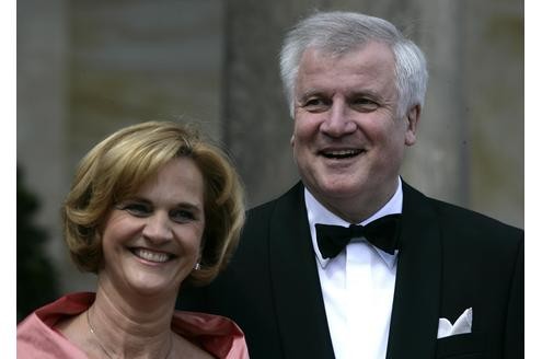 Horst Seehofer verfolgt die Opern-Festspiele genauso aufmerksam wie ...