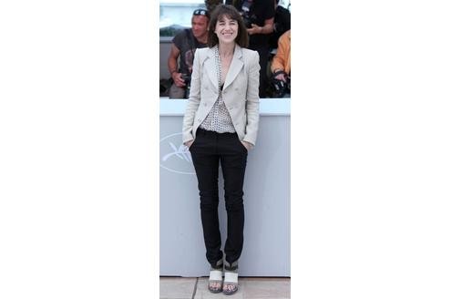 ... sondern auch Schauspielerin und Sängerin Charlotte Gainsbourg, ...