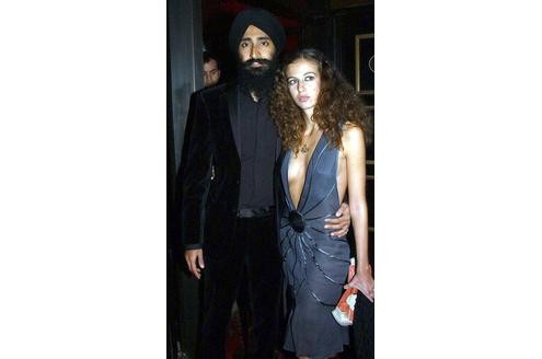 Schauspieler Waris Ahluwalia dedeckt sich meistens mit einem Kopftuch. Das macht seinen Style individuell.