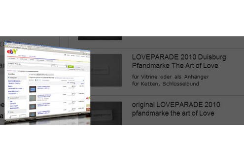 Derweil wird die Loveparade zum Geschäft bei Ebay: Dort sind Devotionalien der Loveparade-Katastrophe zu finden: Security-Shirts, Pfandmarken, sogar ein „Kondolenz-Service“ wird angeboten. Manches wird angepriesen „als ewiges Andenken“ an die Toten.