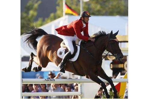 Nach acht von neun Etappen führt der deutsche Meister von 2003 aktuell die Global Champions Tour an. In Kentucky wird der Riesenbecker wohl auf sein aktuelles Pferd Cash setzen.