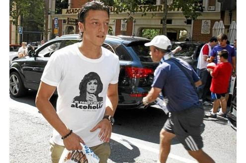 Der Wechsel von Mesut Özil zu Madrid gehörte zu den spektakulärsten Wechseln in Europa. Der Nationalspieler im Real-Dress.