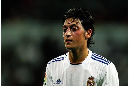 Der Wechsel von Mesut Özil zu Madrid gehörte zu den spektakulärsten Wechseln in Europa. Der Nationalspieler im Real-Dress.